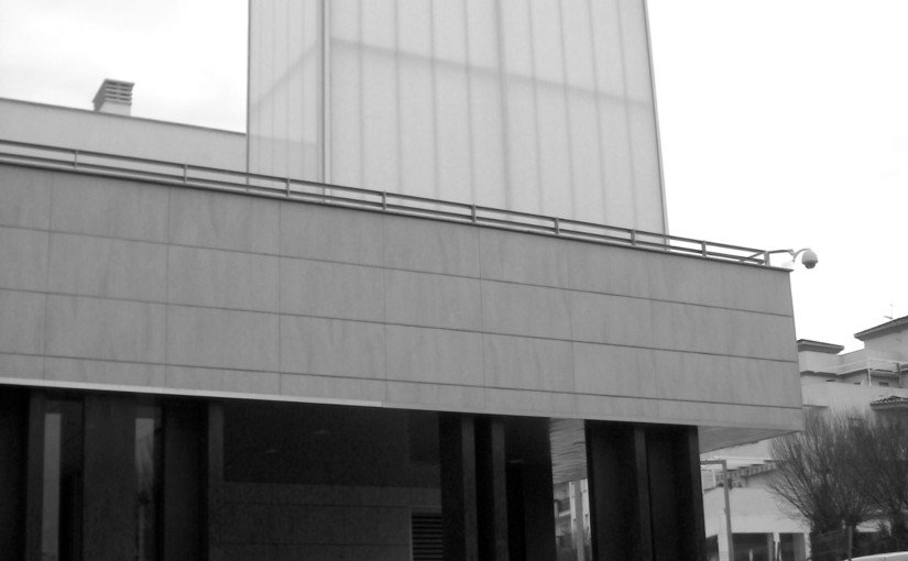 CENTRO DE SALUD CLASE C2.  c/camino de los eriales s/n. maracena (granada)