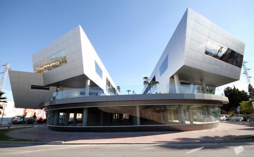 CENTRO ADMINISTRATIVO JUNCARIL. c/baza 7. peligros (granada)